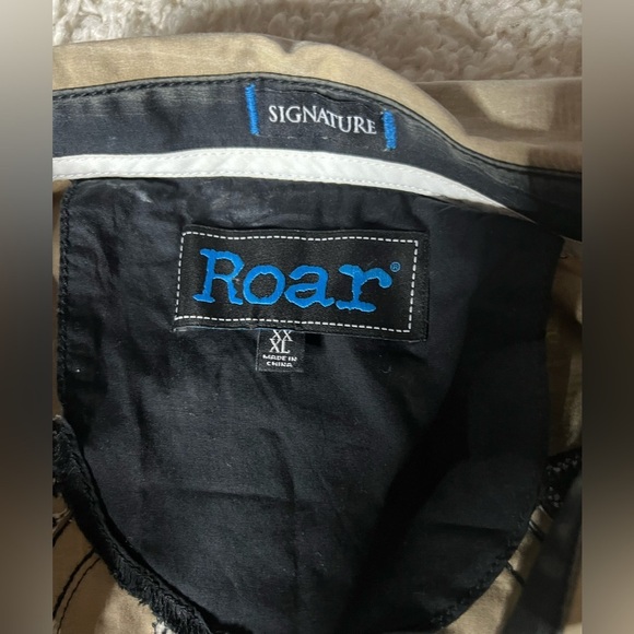 Men’s 3XL Roar Distressed by Signature Embroidered Button Up - Picture 3 of 6